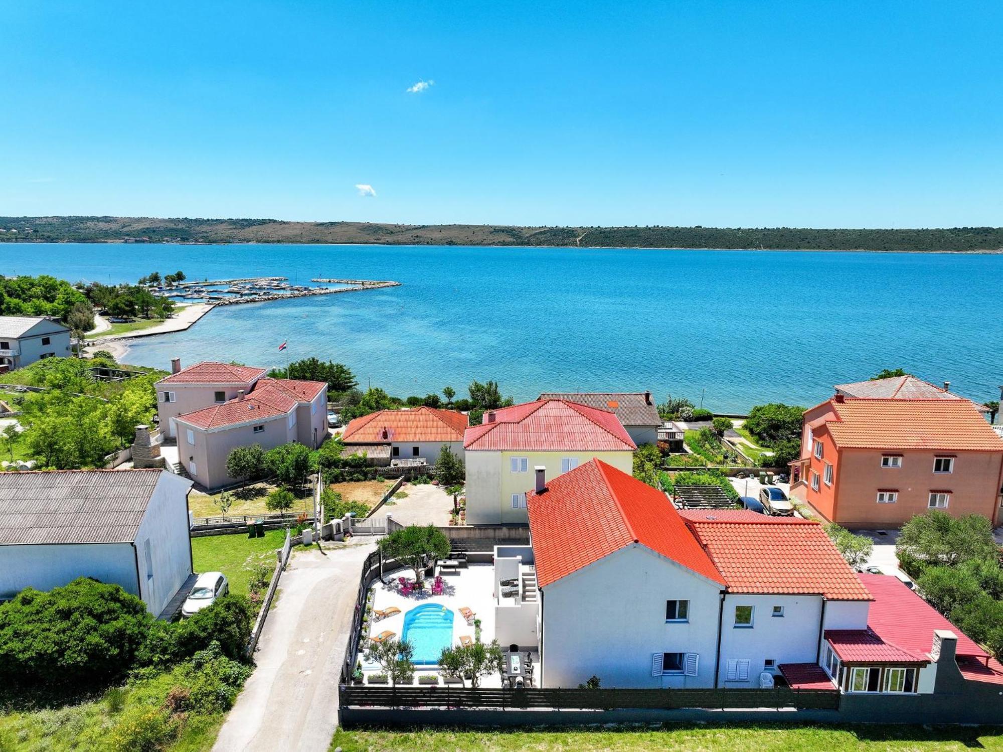 Apartments Feliks Ljubač 外观 照片
